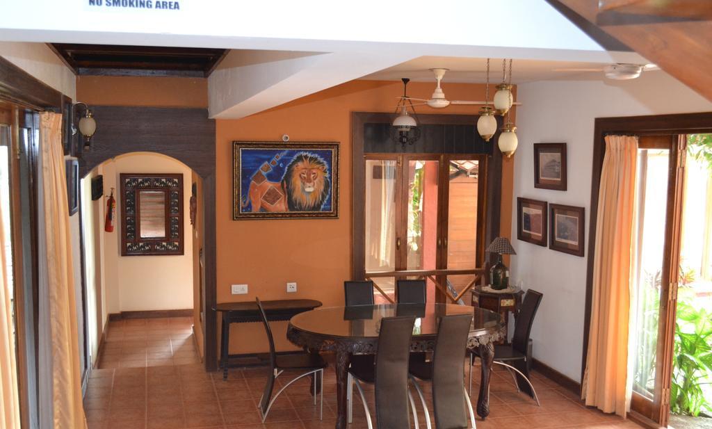 Casa Tropicana - Hotel & Homestays Panaji Bilik gambar